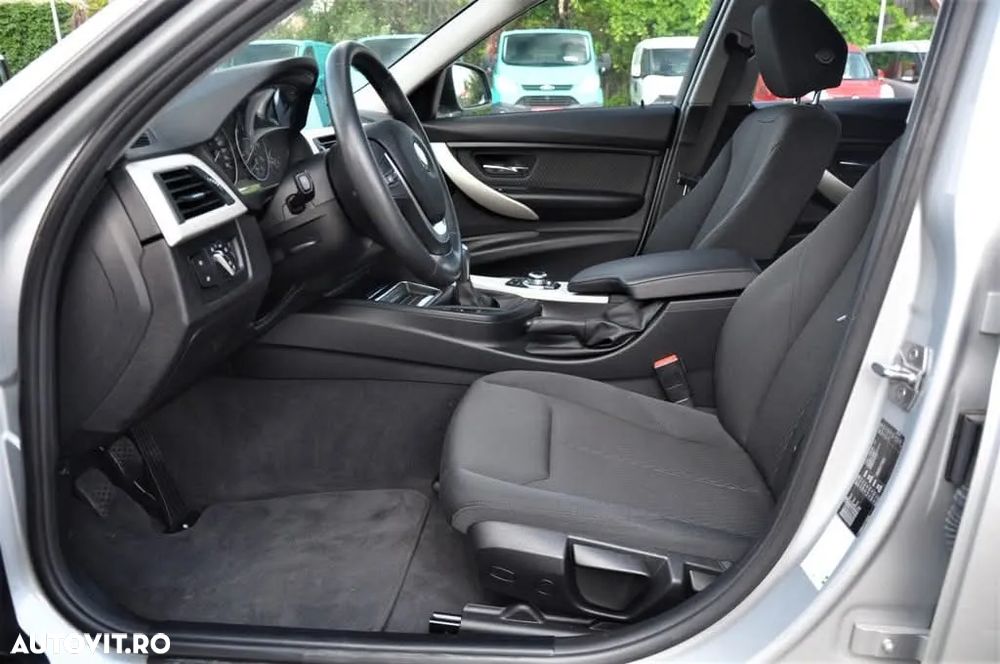 BMW Seria 3 318d - 8
