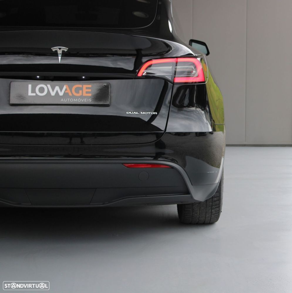 Tesla Model Y Long Range Dual Motor AWD - 14