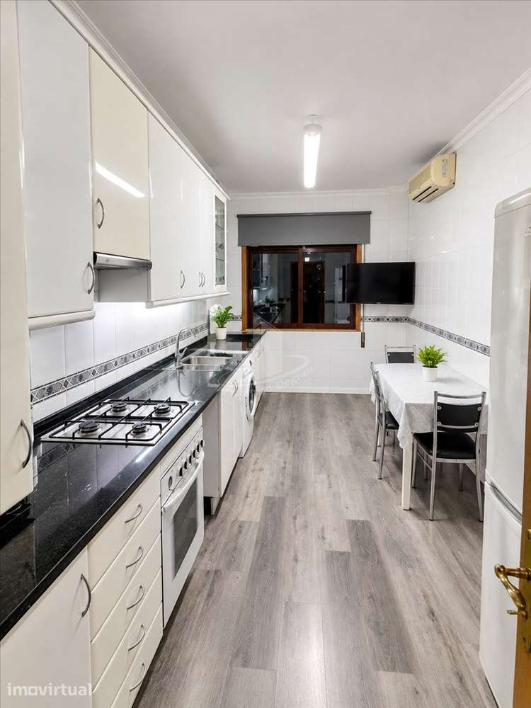Apartamento T2 em Real, Braga | Suíte, Varanda e Garagem Fechada - Grande imagem: 4/9