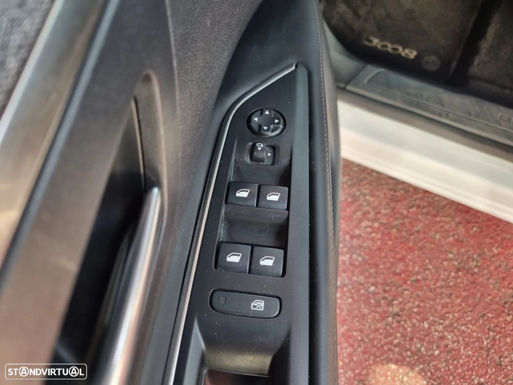 Peugeot 3008 1.2 PureTech Allure Pack EAT8 - 15