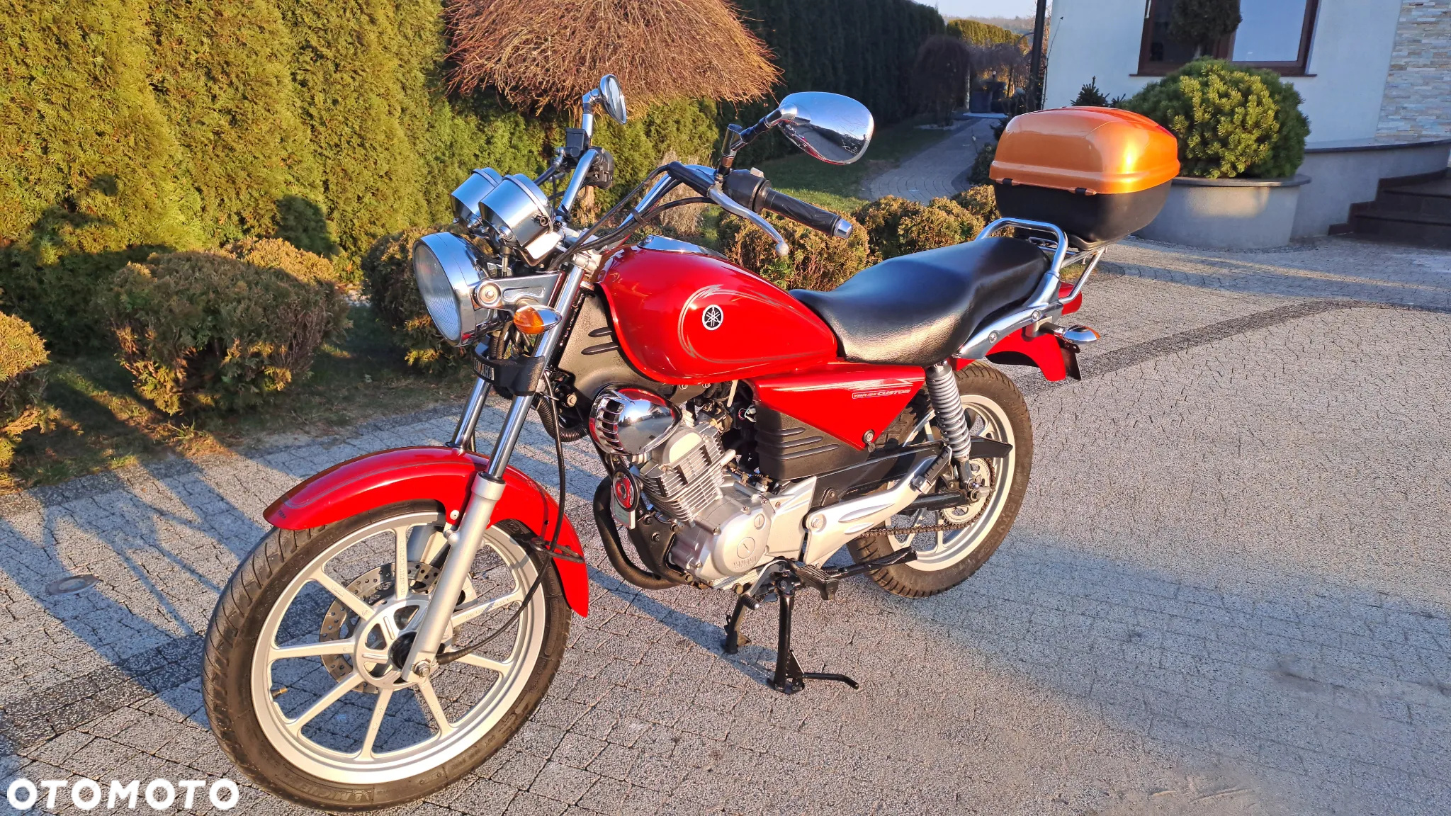 Yamaha YBR - 28