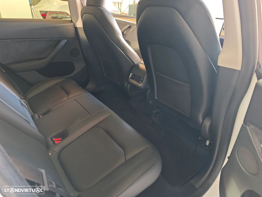 Tesla Model Y Performance Dual Motor AWD - 27