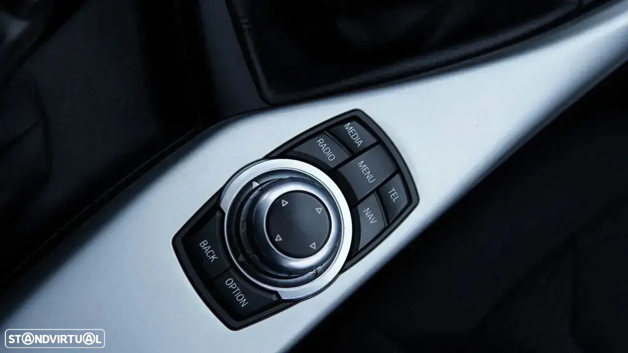 BMW 118 d Line Urban - 38