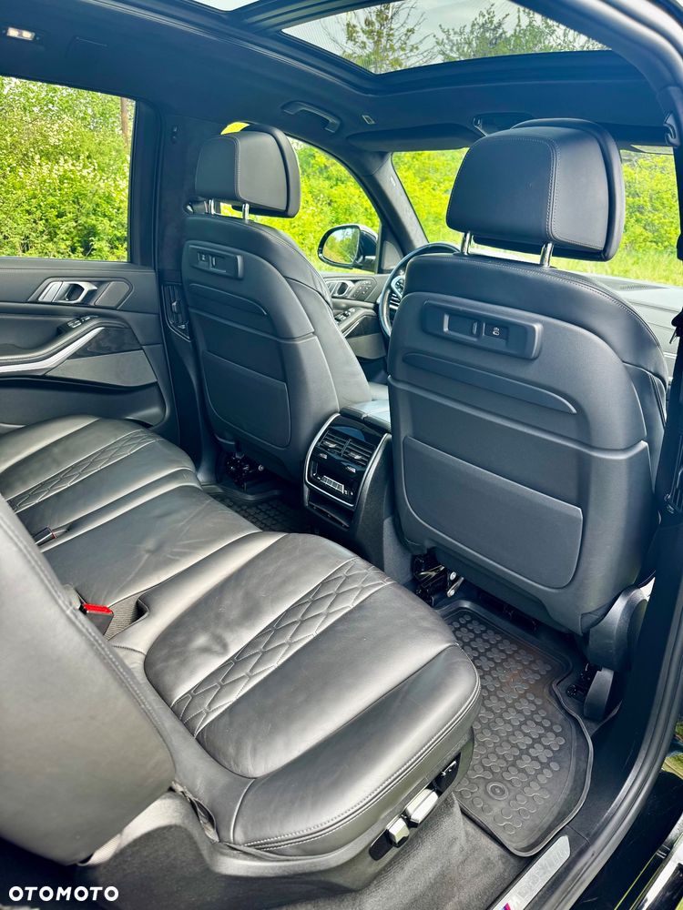 BMW X7 - 7