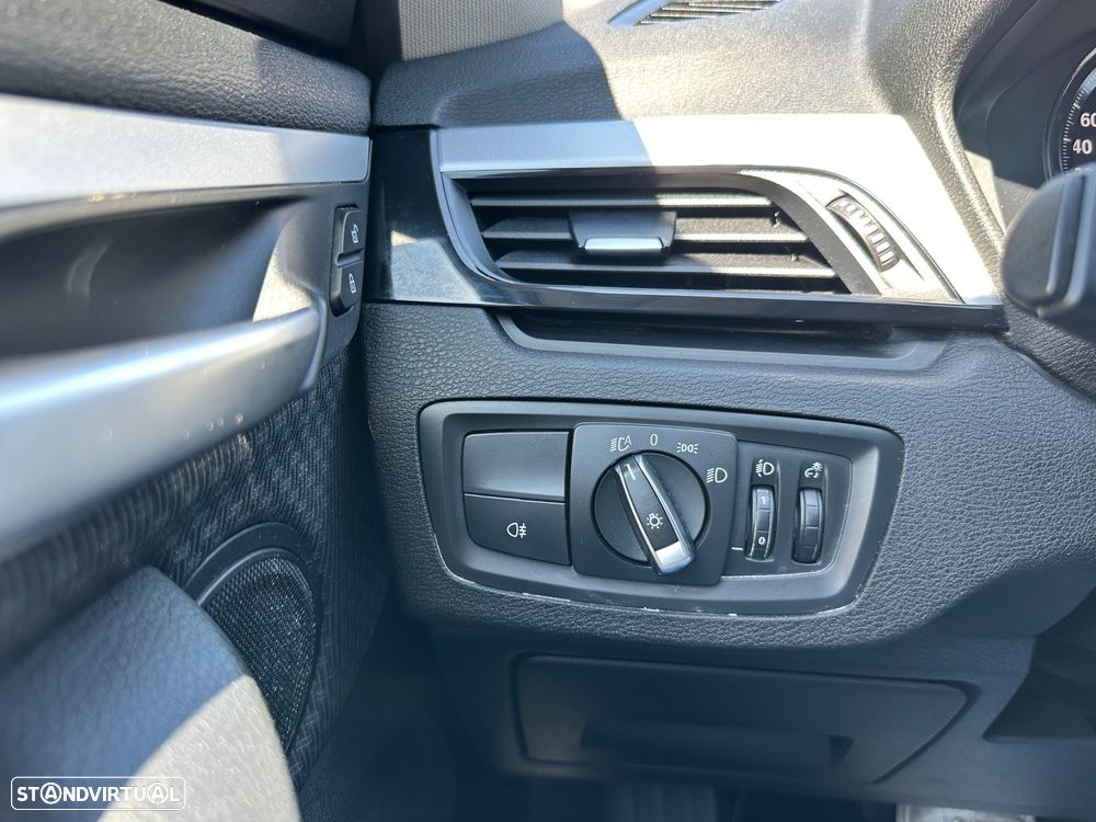 BMW X1 18 d sDrive Auto Advantage - 27