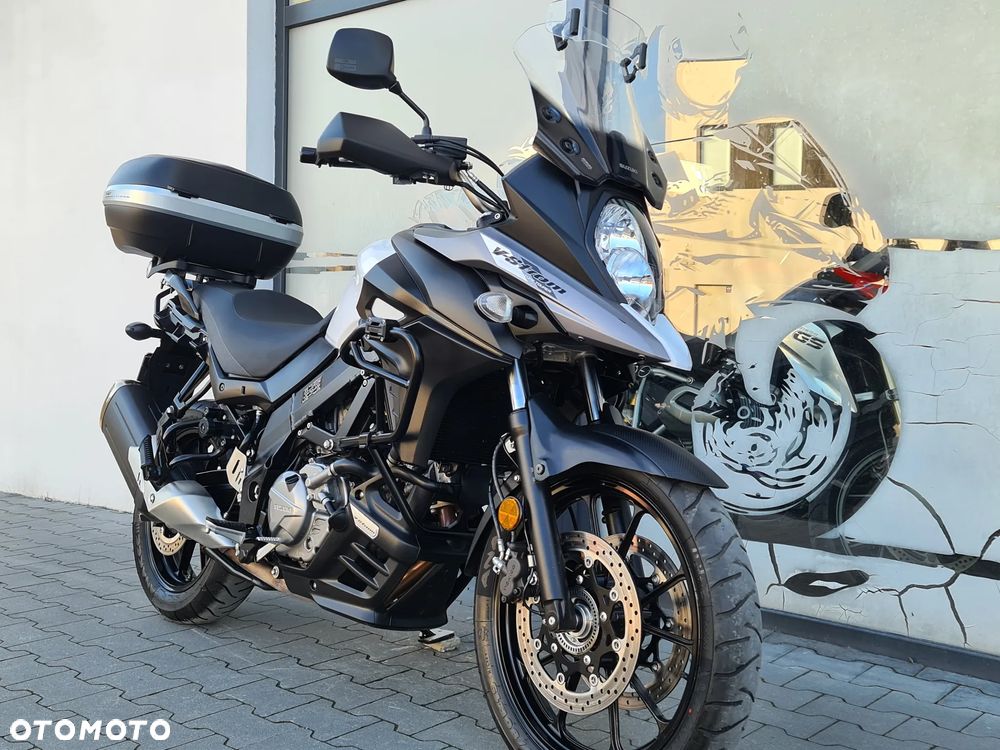 Suzuki V-STROM - 10