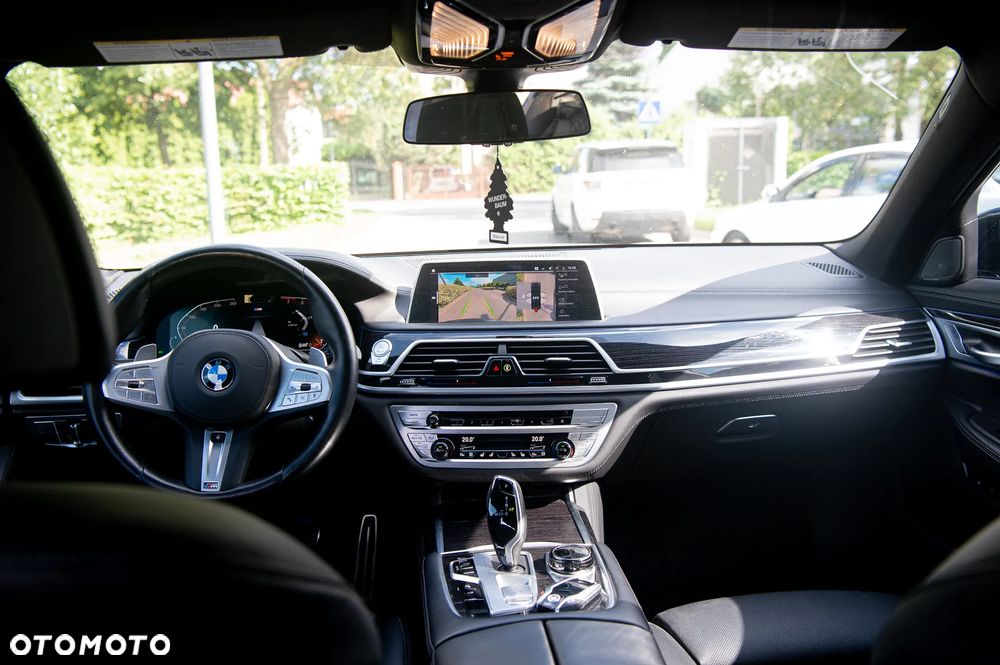 BMW Seria 7 740Li xDrive sport - 23
