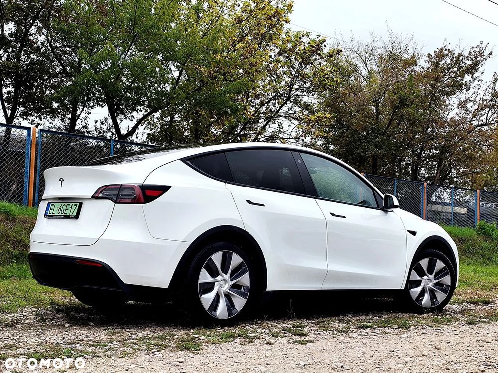 Tesla Model Y RWD - 5