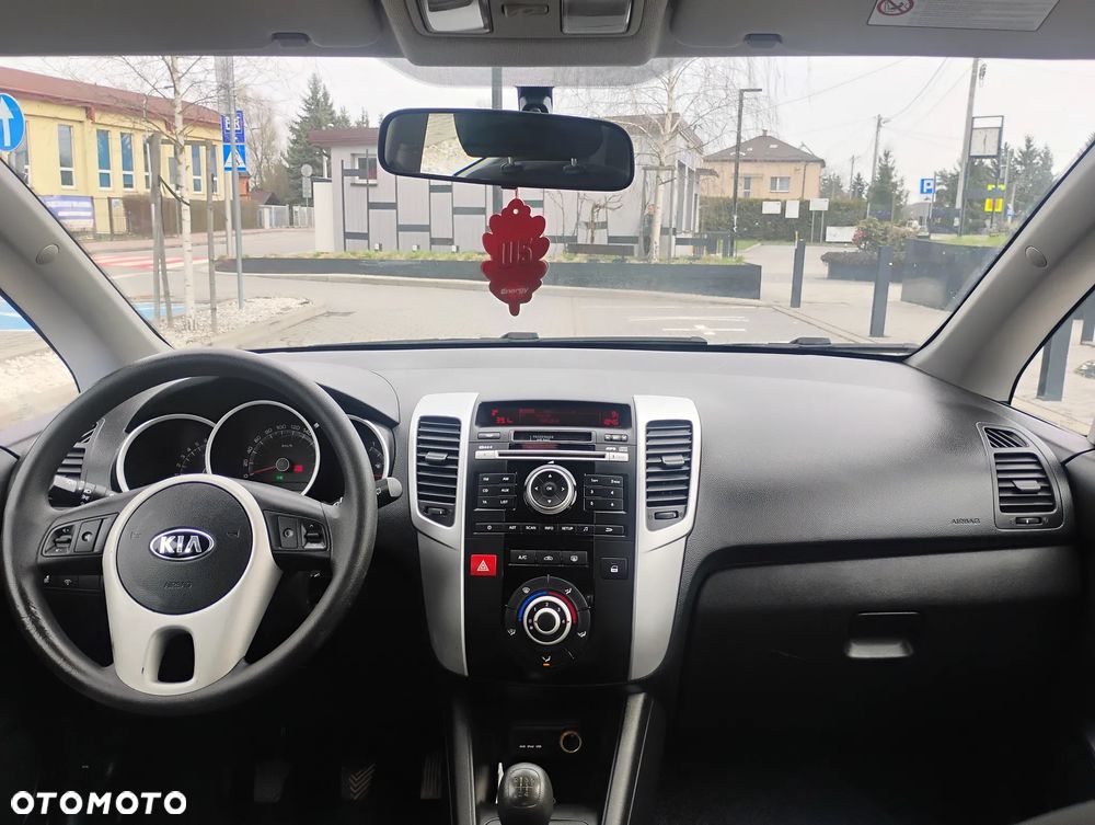 Kia Venga - 7