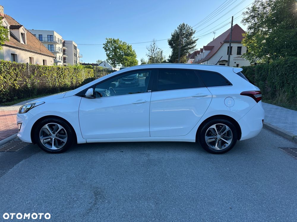 Hyundai i30 blue Kombi 1.6 GDi Passion - 4