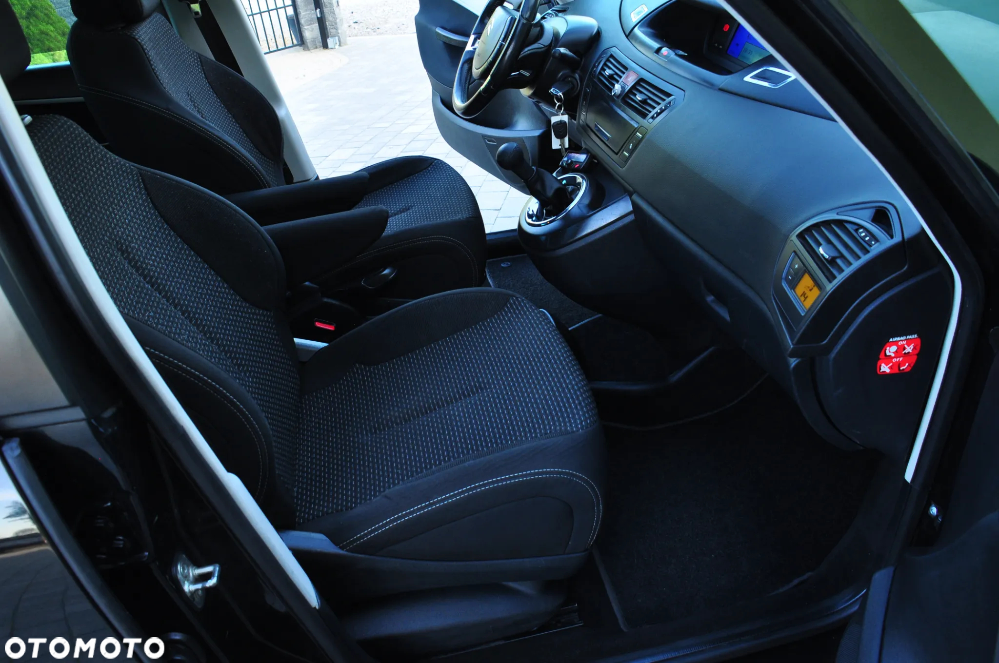 Citroën C4 Picasso 1.8 16V Style - 19