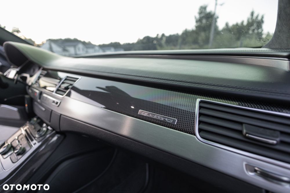 Audi S8 - 14