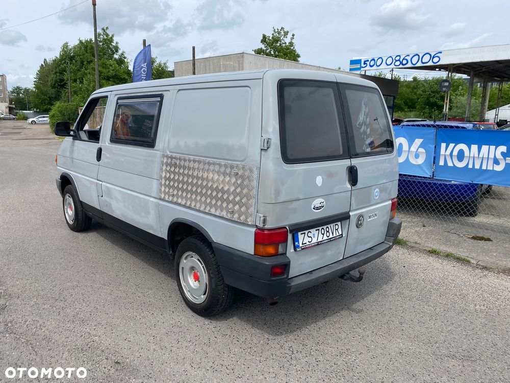 Volkswagen Caravelle - 31