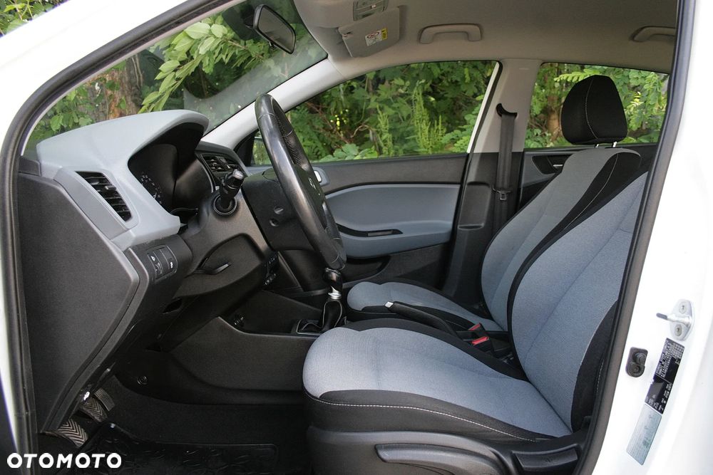 Hyundai i20 - 12