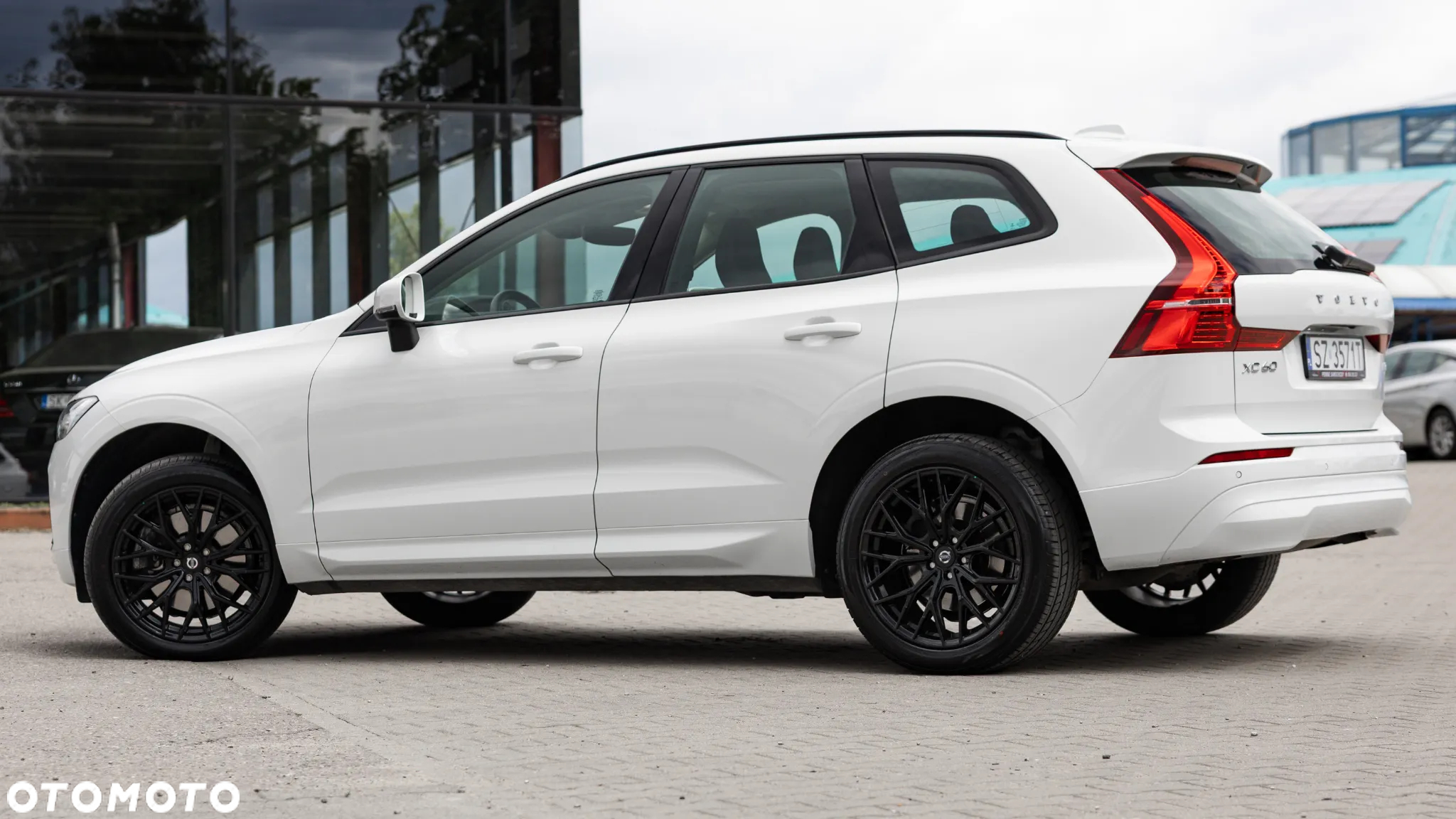 Volvo XC 60 D4 Momentum Pro - 14