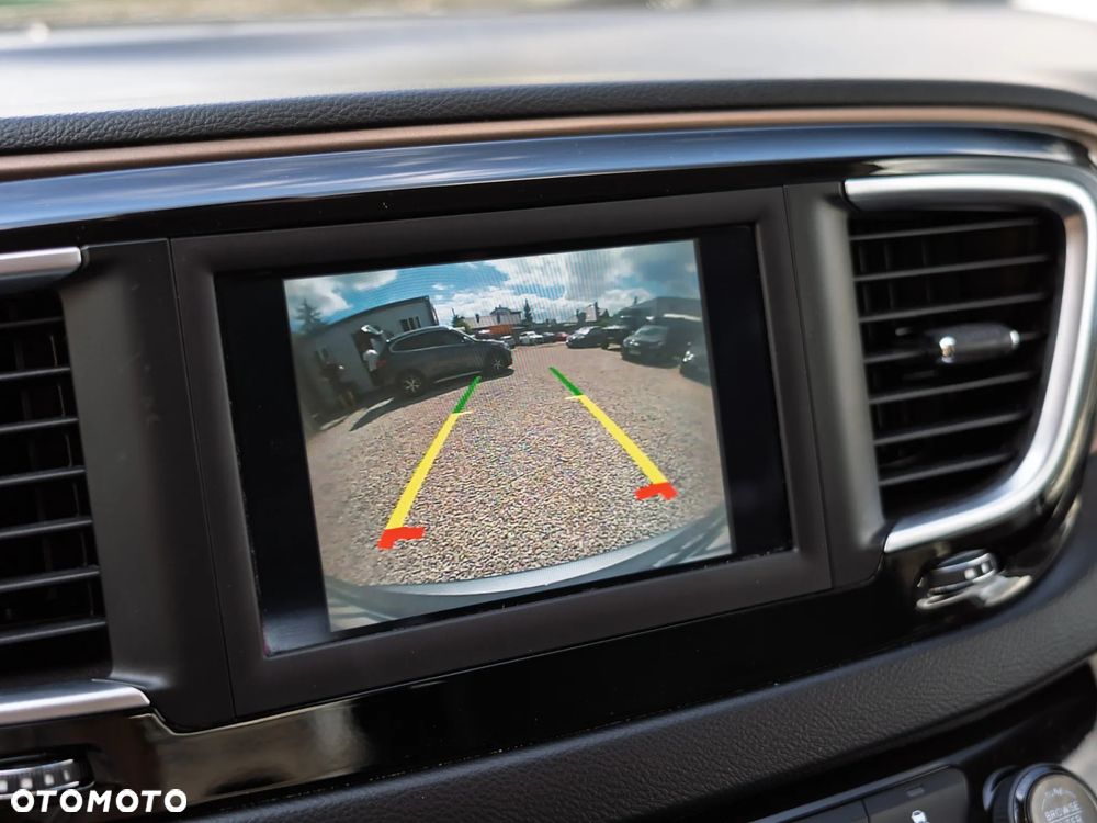 Chrysler Pacifica - 33