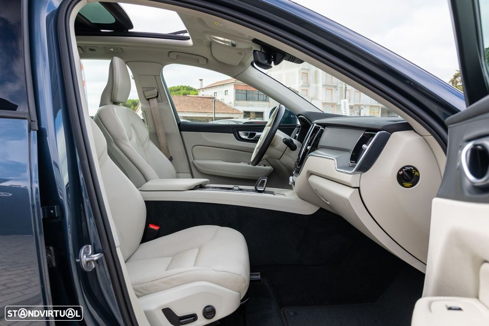 Volvo XC 60 2.0 B4 Momentum - 16