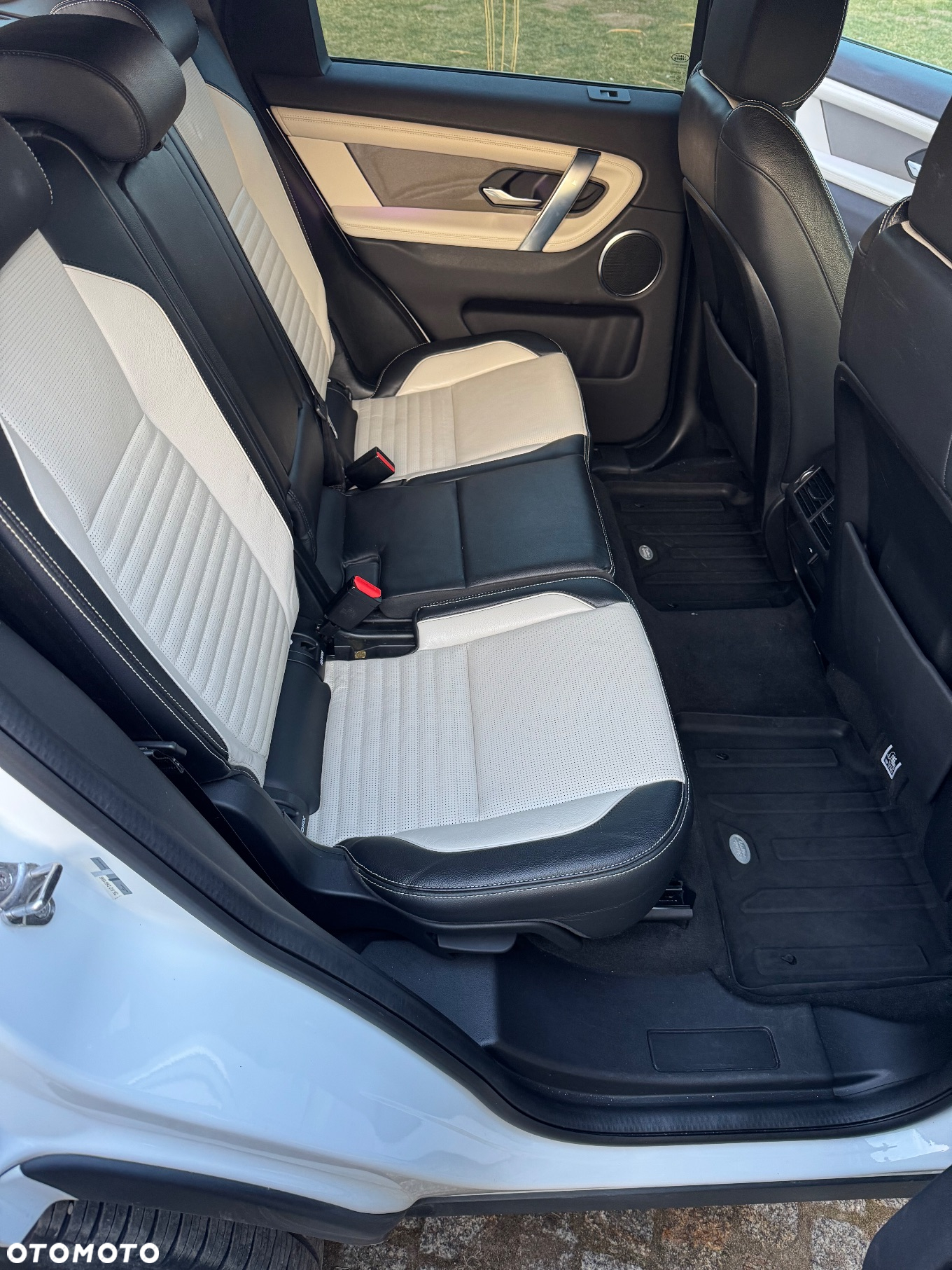 Land Rover Discovery Sport 2.0 D180 R-Dynamic HSE - 9