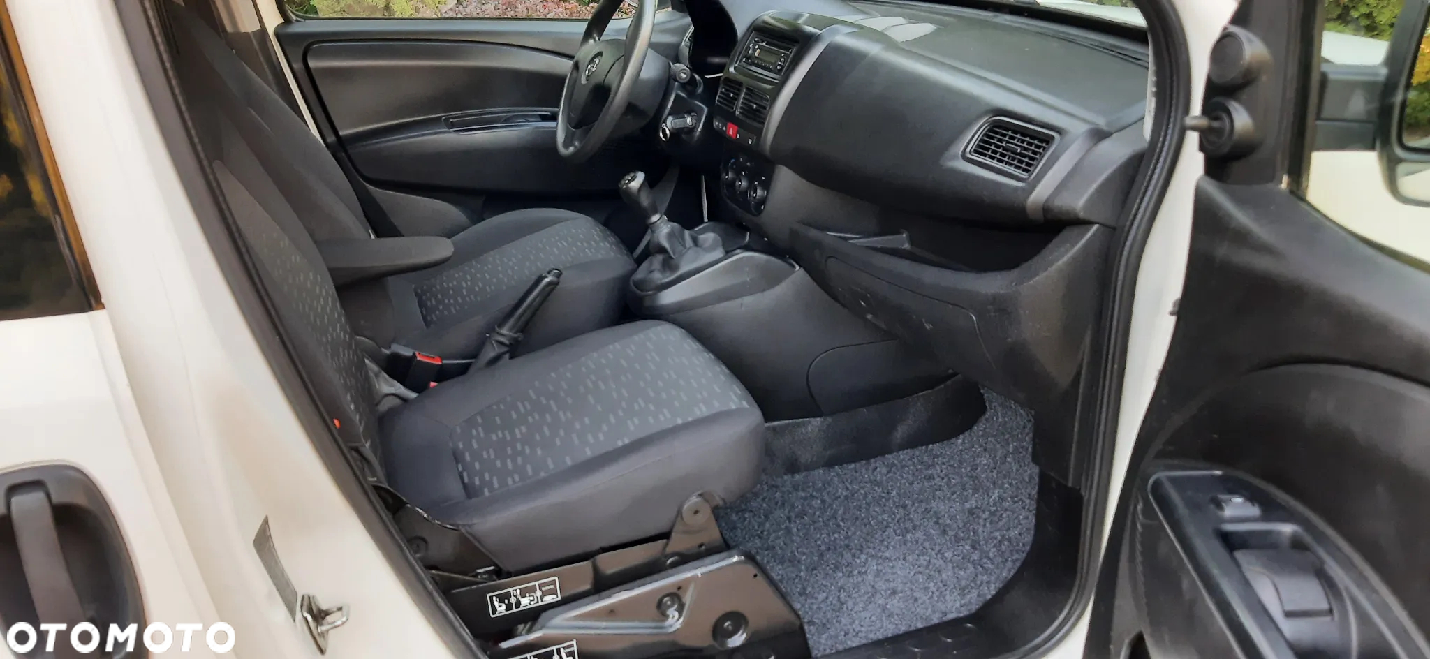Opel COMBO - 19
