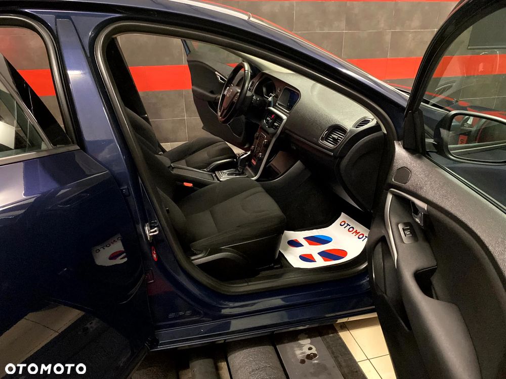 Volvo V40 D2 Momentum - 21