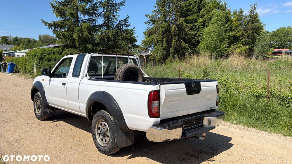 Nissan Navara - 2
