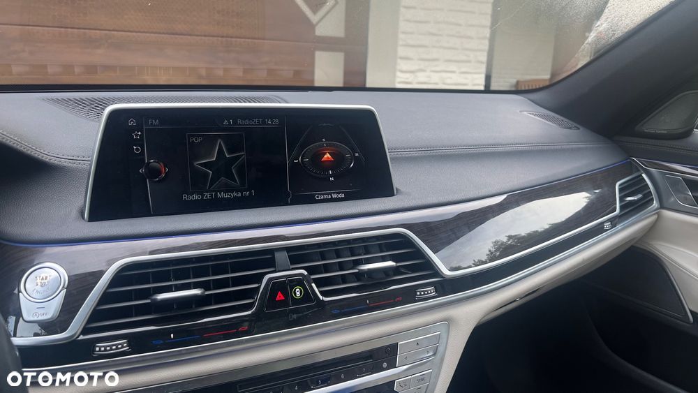 BMW Seria 7 740d xDrive - 13