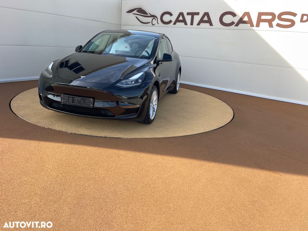 Tesla Model Y Long Range Dual Motor AWD - 3