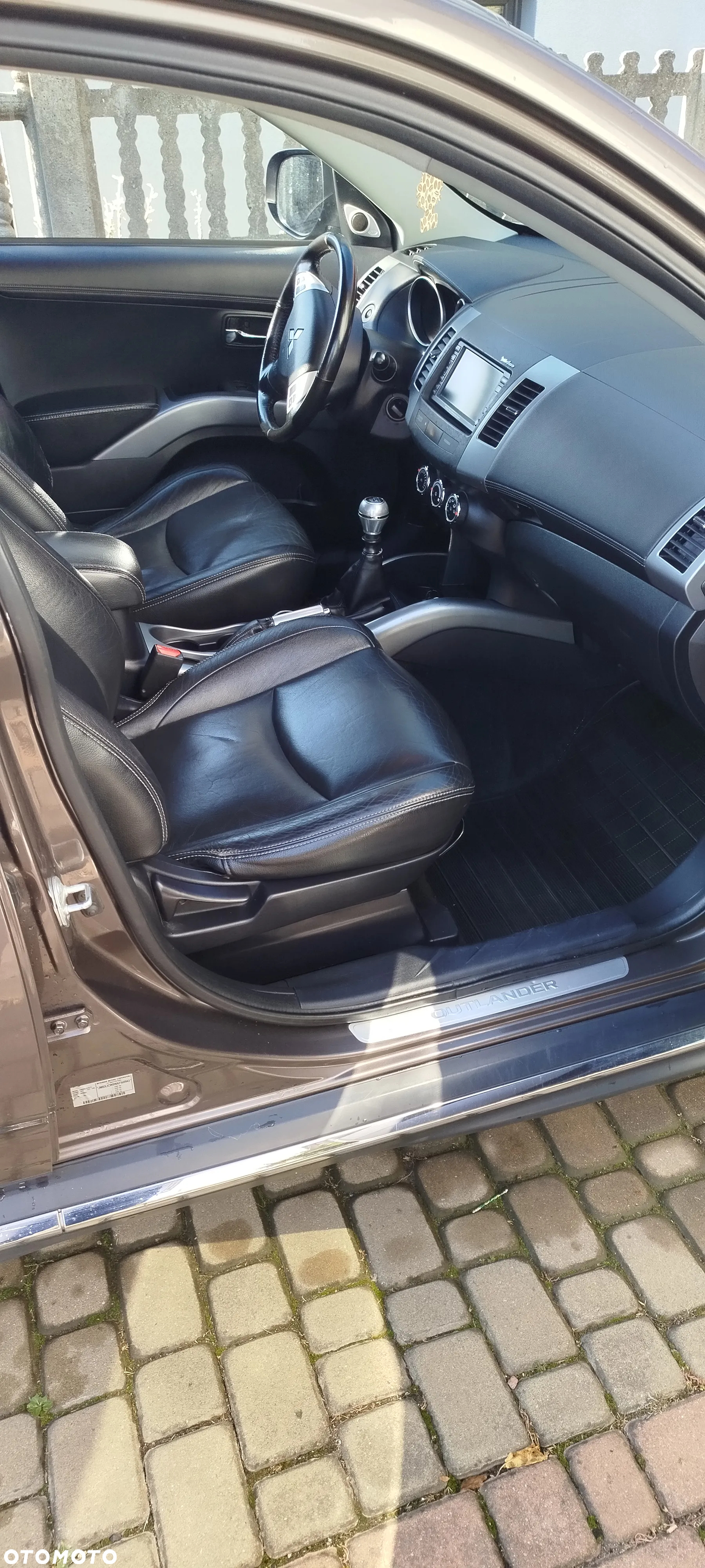 Mitsubishi Outlander 2.0 DID Instyle NAVI - 11