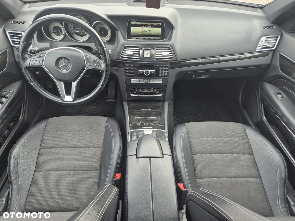 Mercedes-Benz Klasa E 250 7G-TRONIC - 32