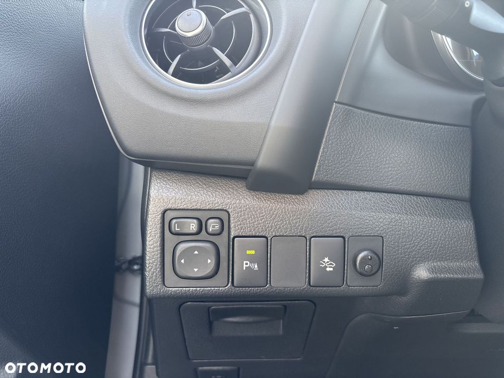 Toyota Auris - 16