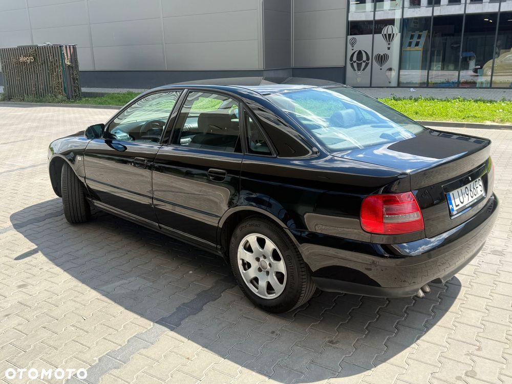 Audi A4 Limousine - 6