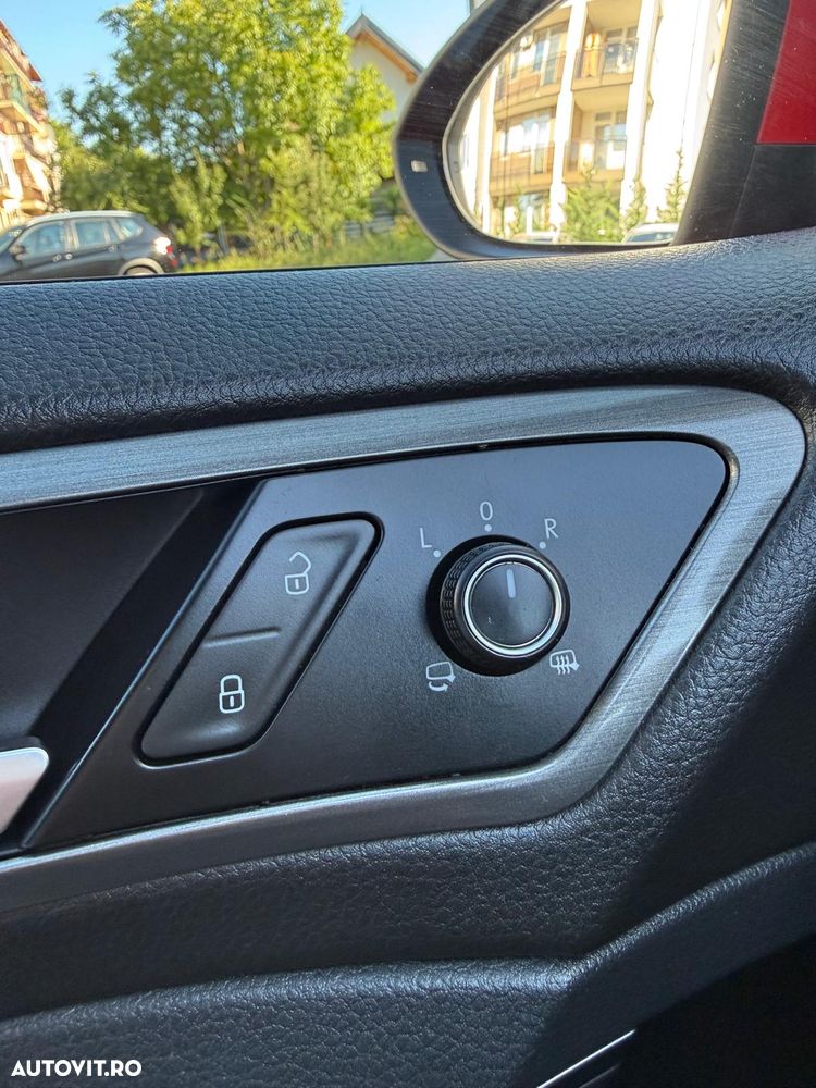 Volkswagen Golf 1.2 TSI BlueMotion Technology DSG Comfortline - 29