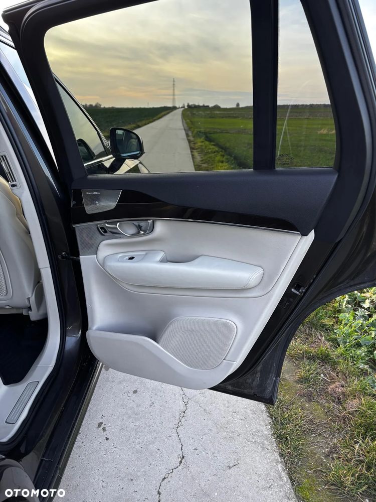 Volvo XC 90 T6 AWD Momentum 7os - 29