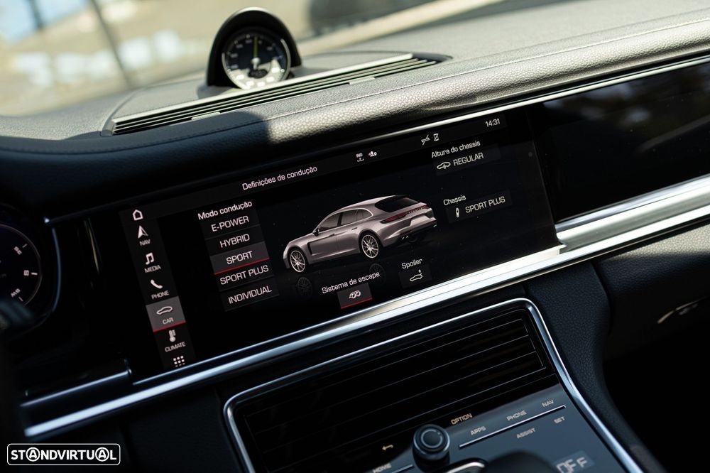 Porsche Panamera Sport Turismo 4 E-Hybrid - 21