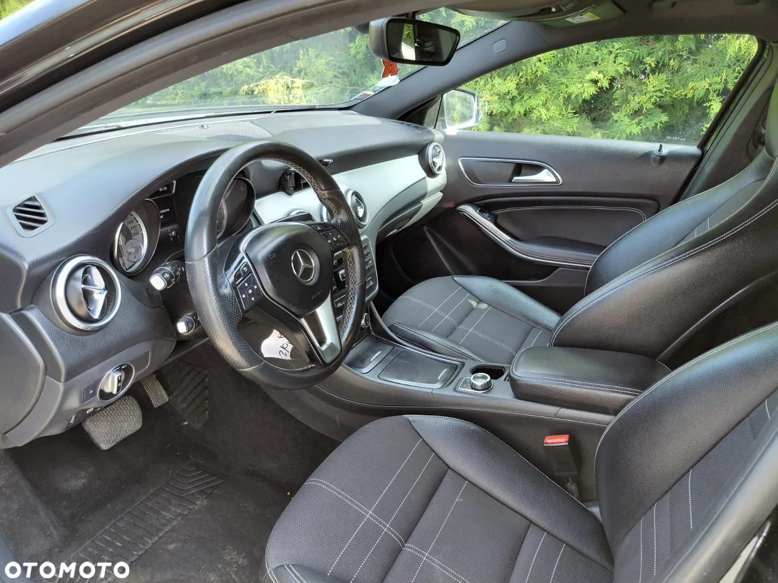 Mercedes-Benz GLA - 14