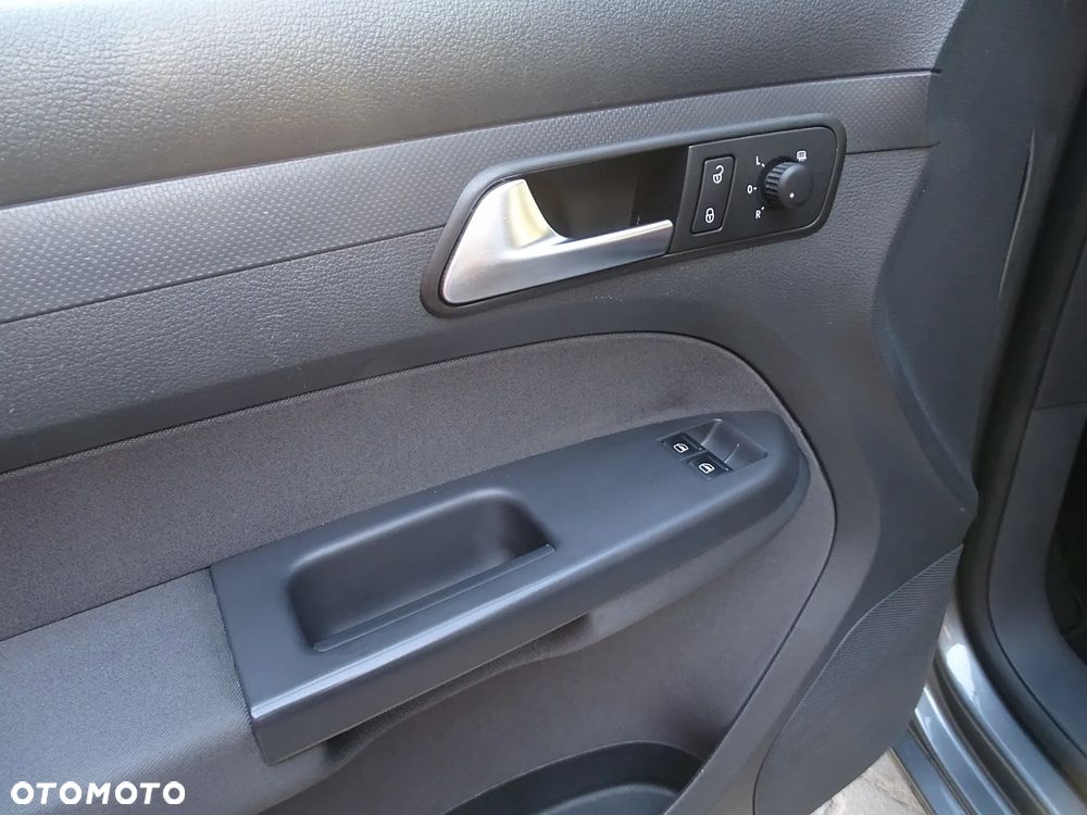 Volkswagen Caddy 1.6 (7-Si.) Edition 30 - 32