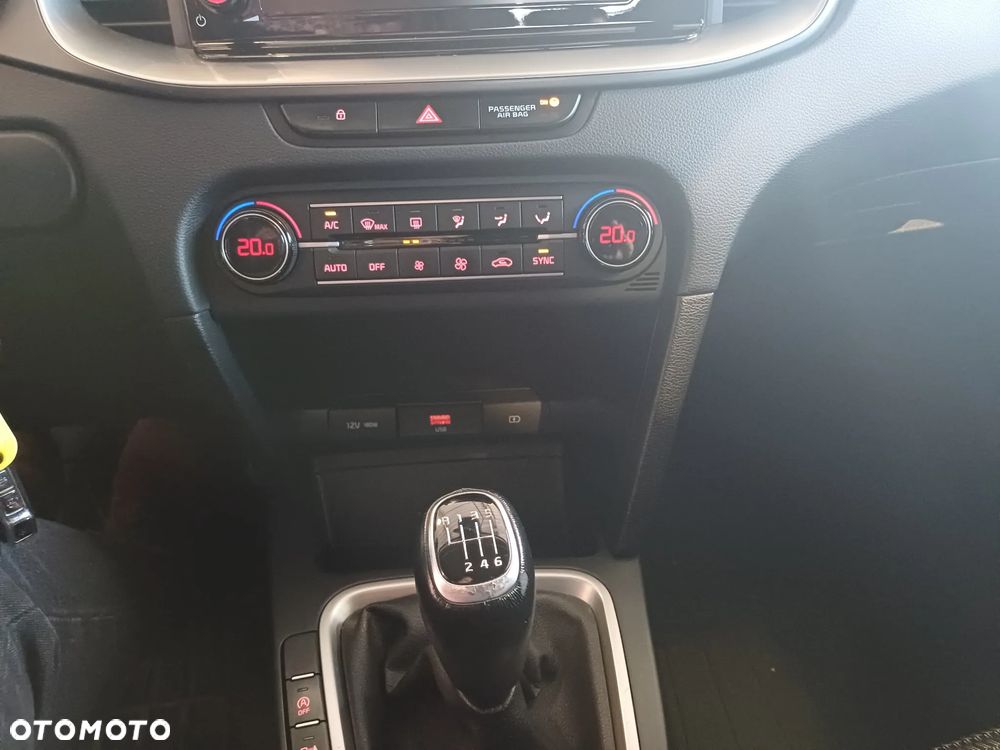Kia XCeed 1.5 T-GDI M - 20
