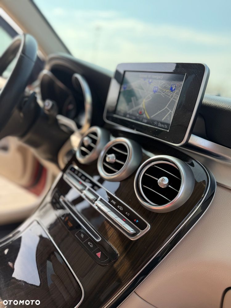 Mercedes-Benz GLC - 32