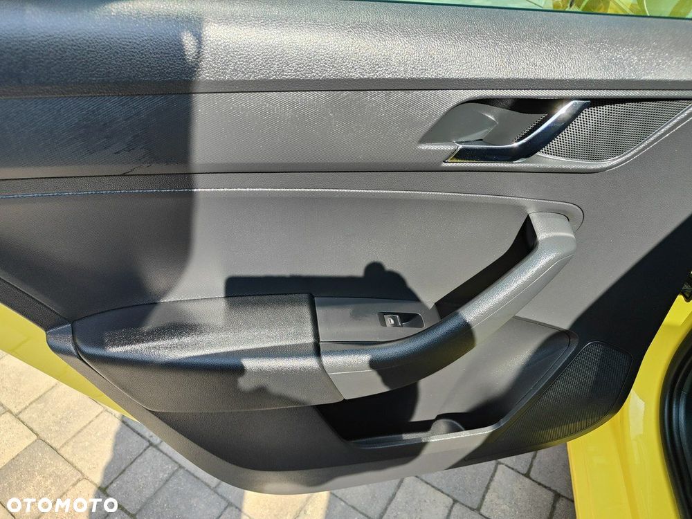 Skoda RAPID 1.6 TDI Active - 32