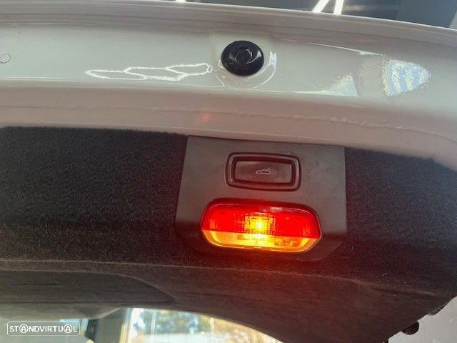 Porsche Cayenne Platinum Edition - 25