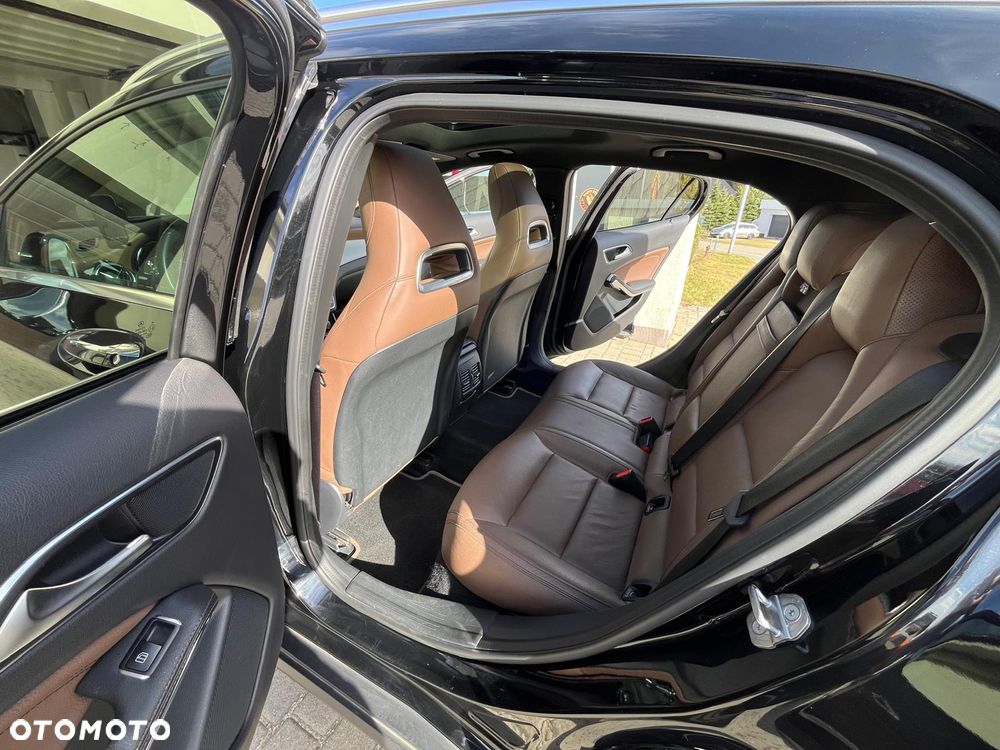 Mercedes-Benz GLA 220 4-Matic - 23