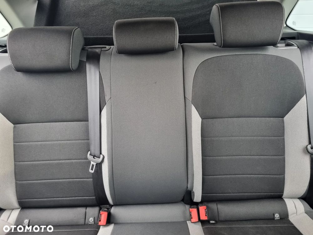 Skoda RAPID 1.4 TDI Ambition - 25