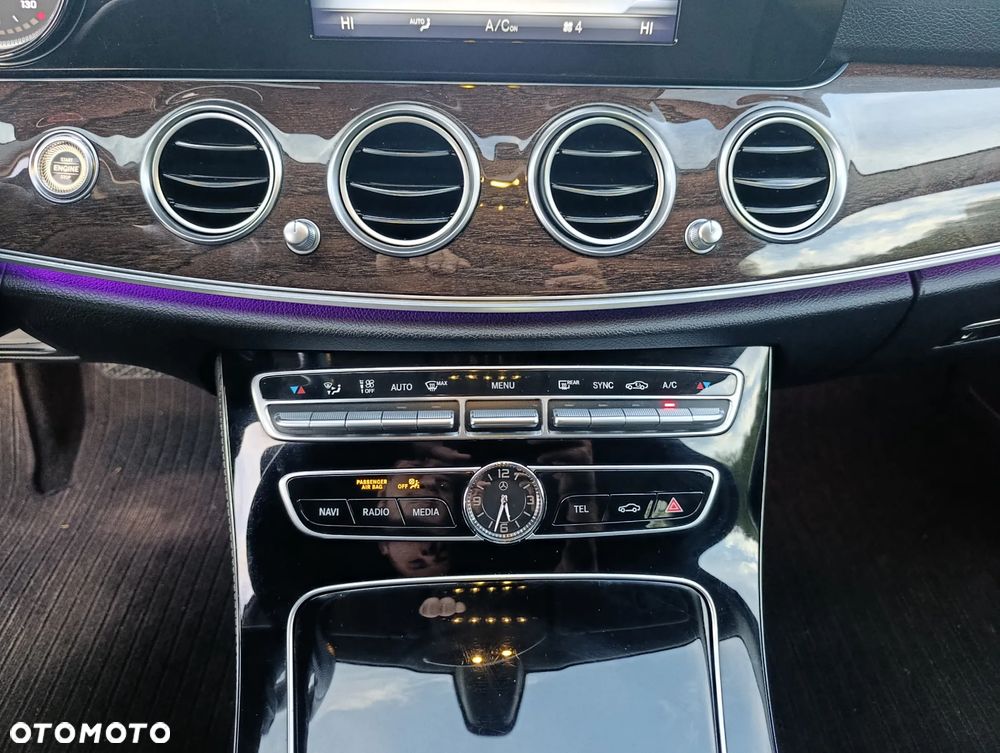 Mercedes-Benz Klasa E 220 d 9G-TRONIC Avantgarde - 22