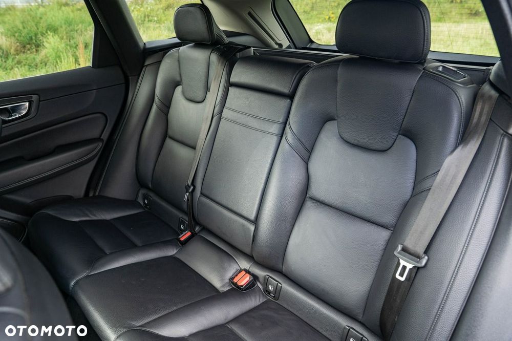 Volvo XC 60 B5 B AWD Inscription - 25