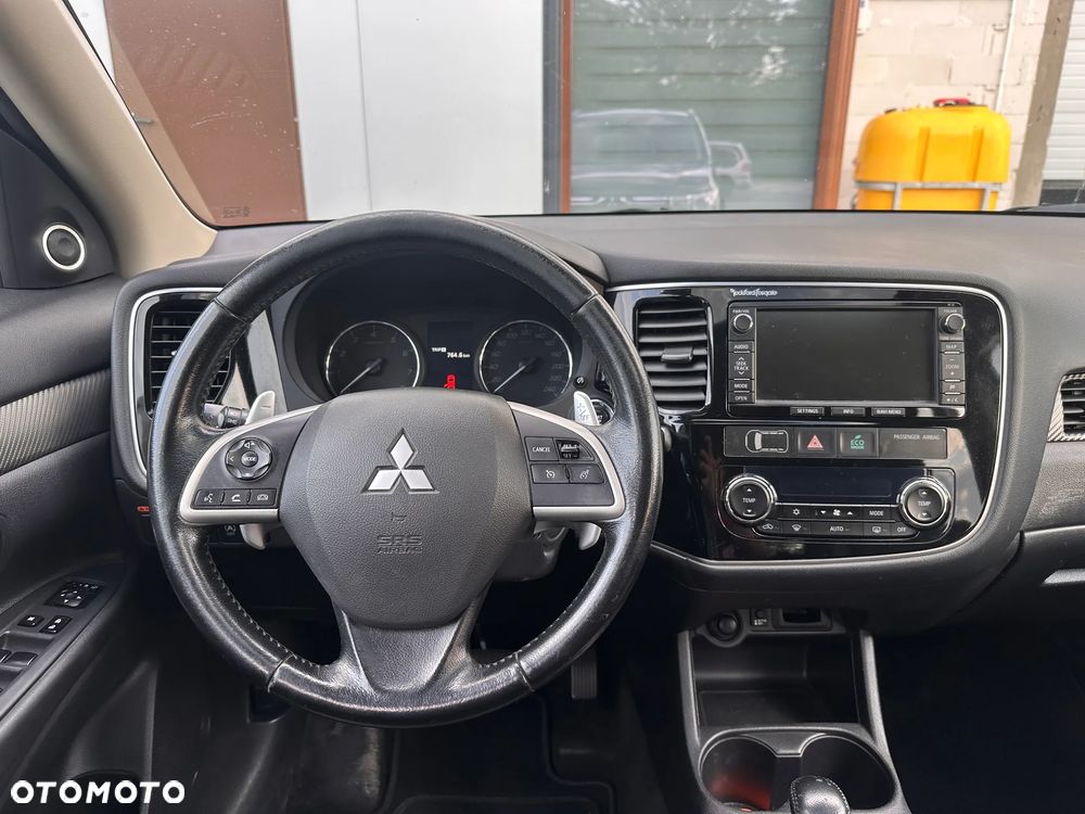Mitsubishi Outlander 2.0 2WD CVT Diamant Edition - 28
