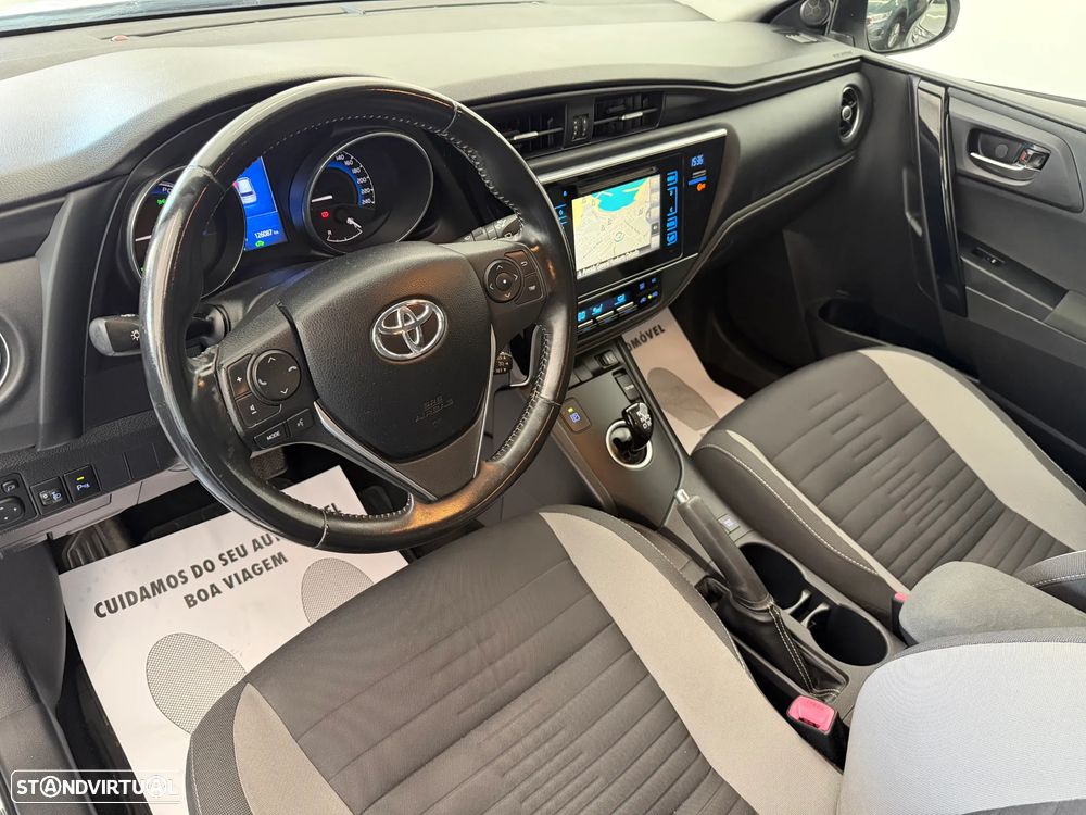 Toyota Auris 1.8 HSD Comfort +P.Sport+Navi - 28