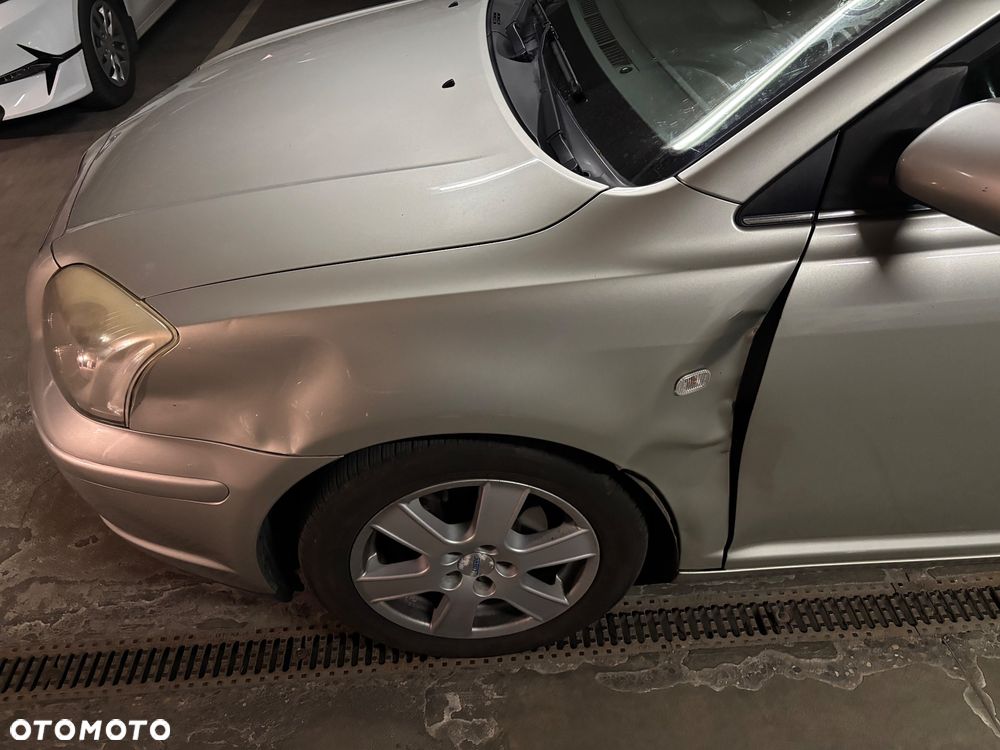 Toyota Avensis 1.8 VVT-i Combi - 28