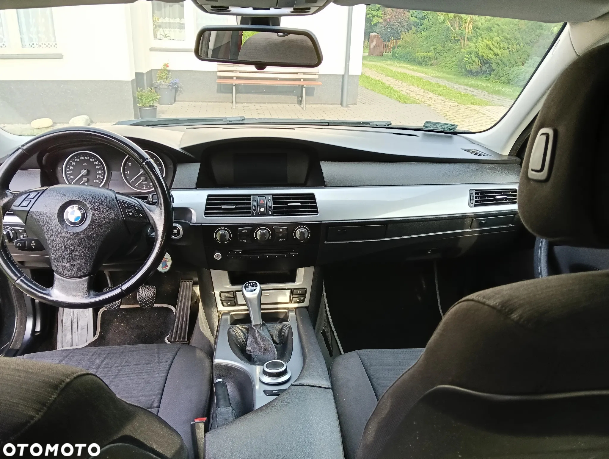 BMW Seria 5 520i - 12