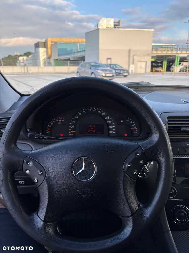 Mercedes-Benz Klasa C 180 T Kompressor Classic Sport Edition - 7
