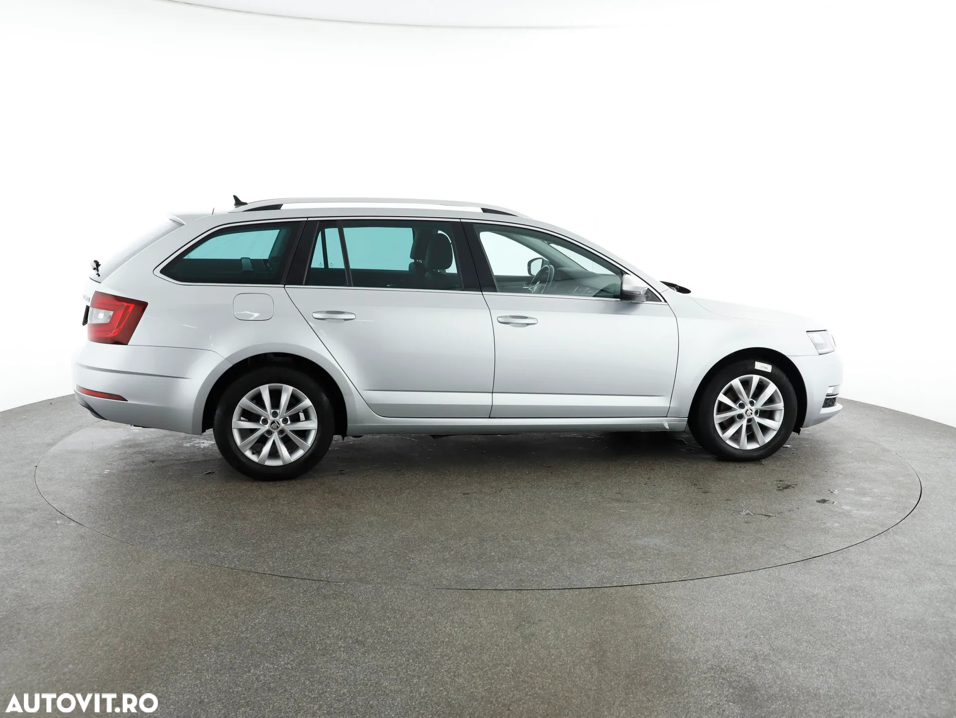 Skoda Octavia 2.0 TDI DSG Style - 4